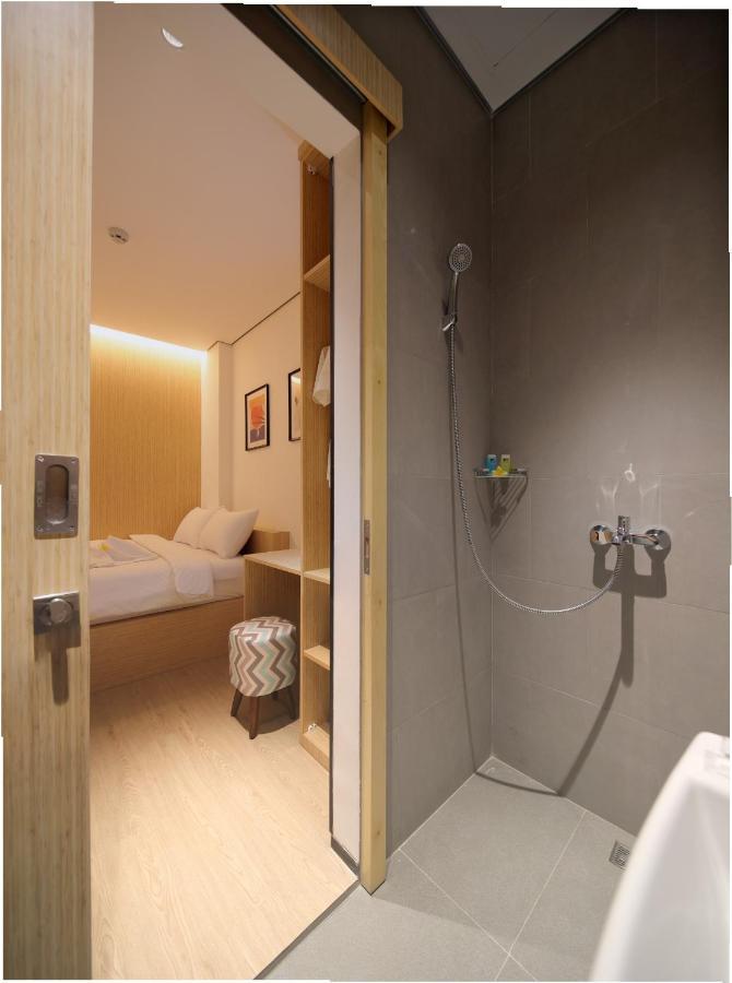 Cool Living Hotel Jakarta Buitenkant foto
