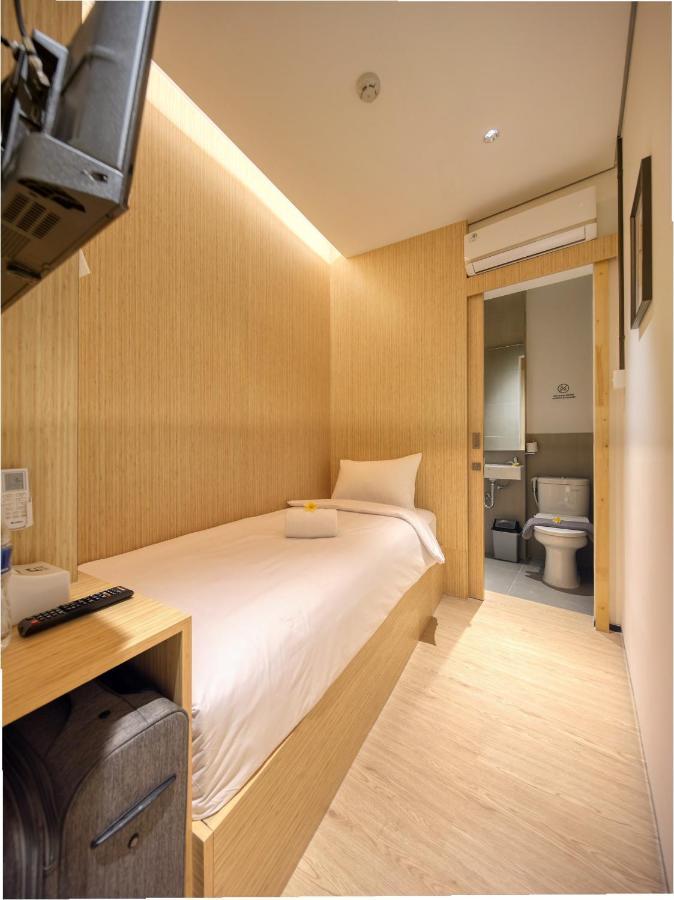 Cool Living Hotel Jakarta Buitenkant foto