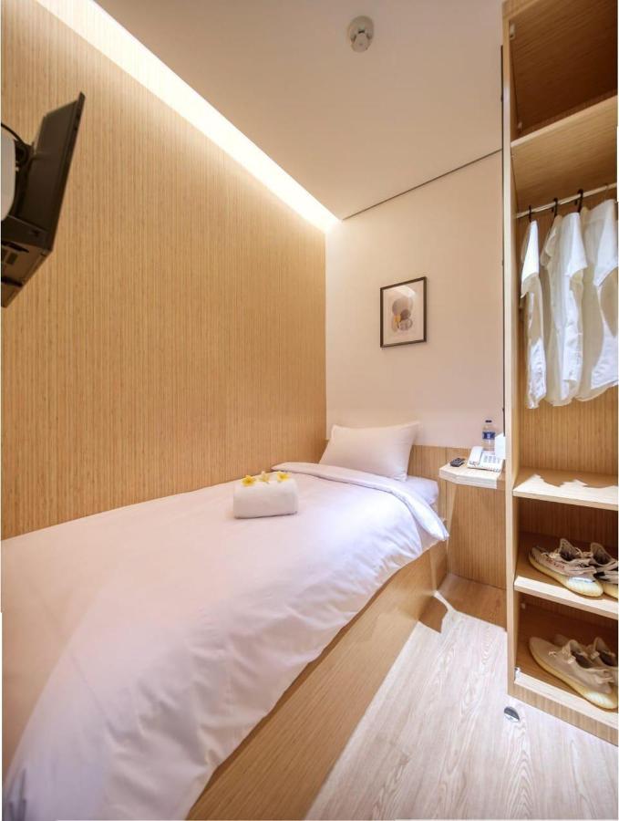 Cool Living Hotel Jakarta Buitenkant foto