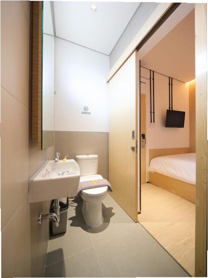 Cool Living Hotel Jakarta Buitenkant foto