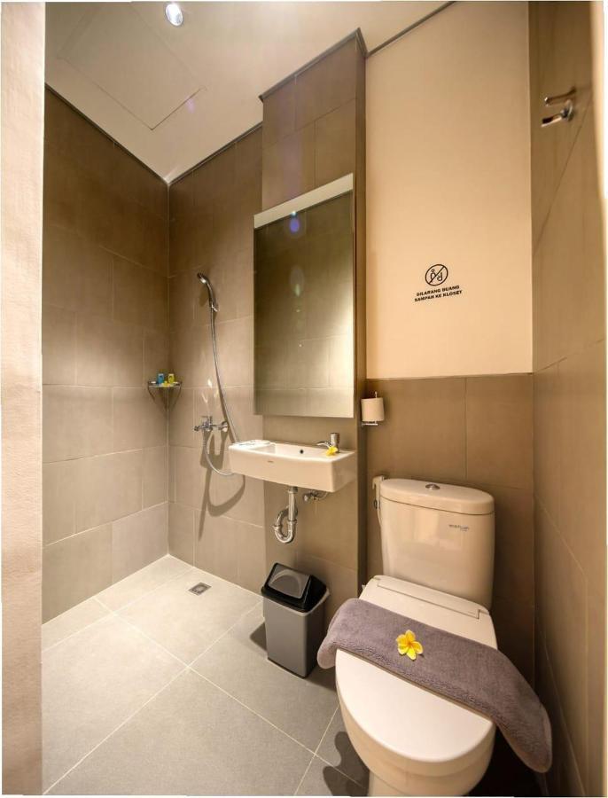 Cool Living Hotel Jakarta Buitenkant foto
